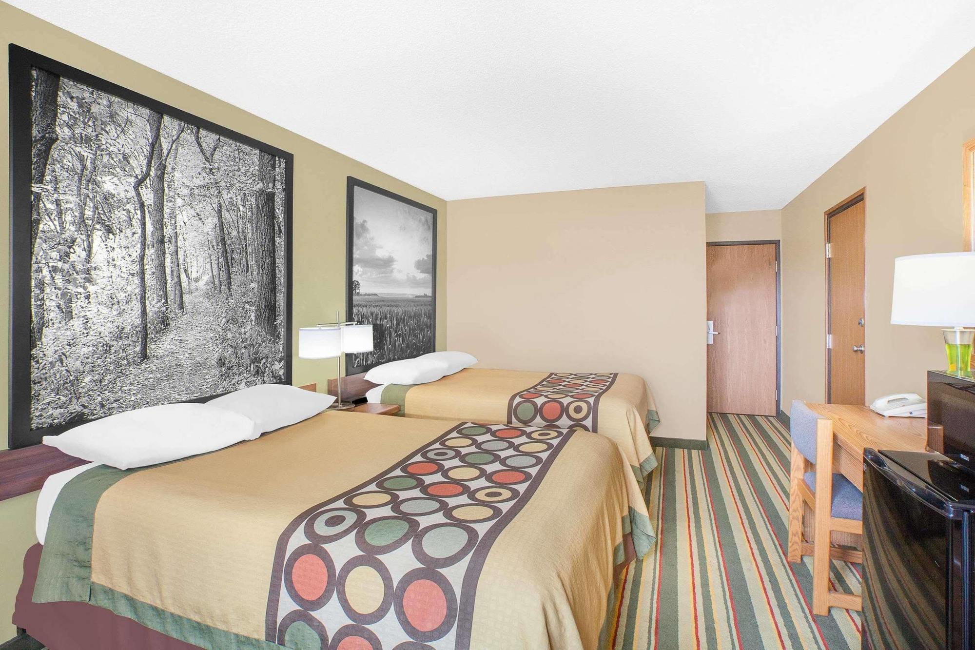 Мотель Super 8 By Wyndham Mt Pleasant Mount Pleasant Екстер'єр фото